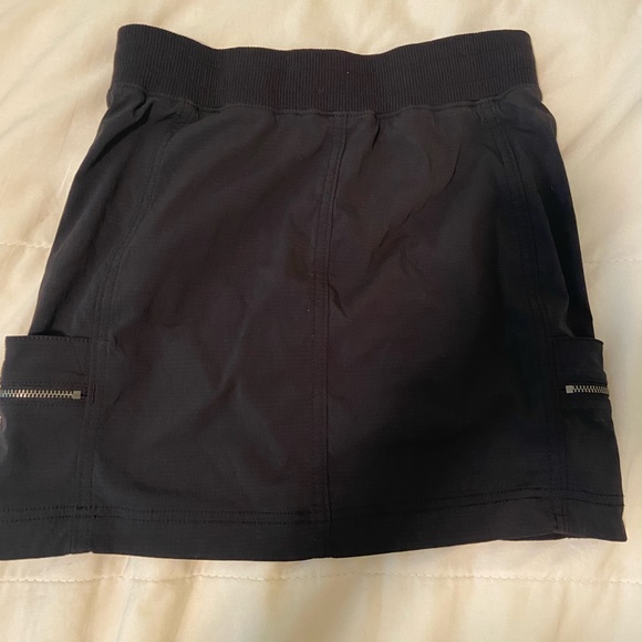 Athleta size 0 skirt! Very good condition. - Picture 3 of 4